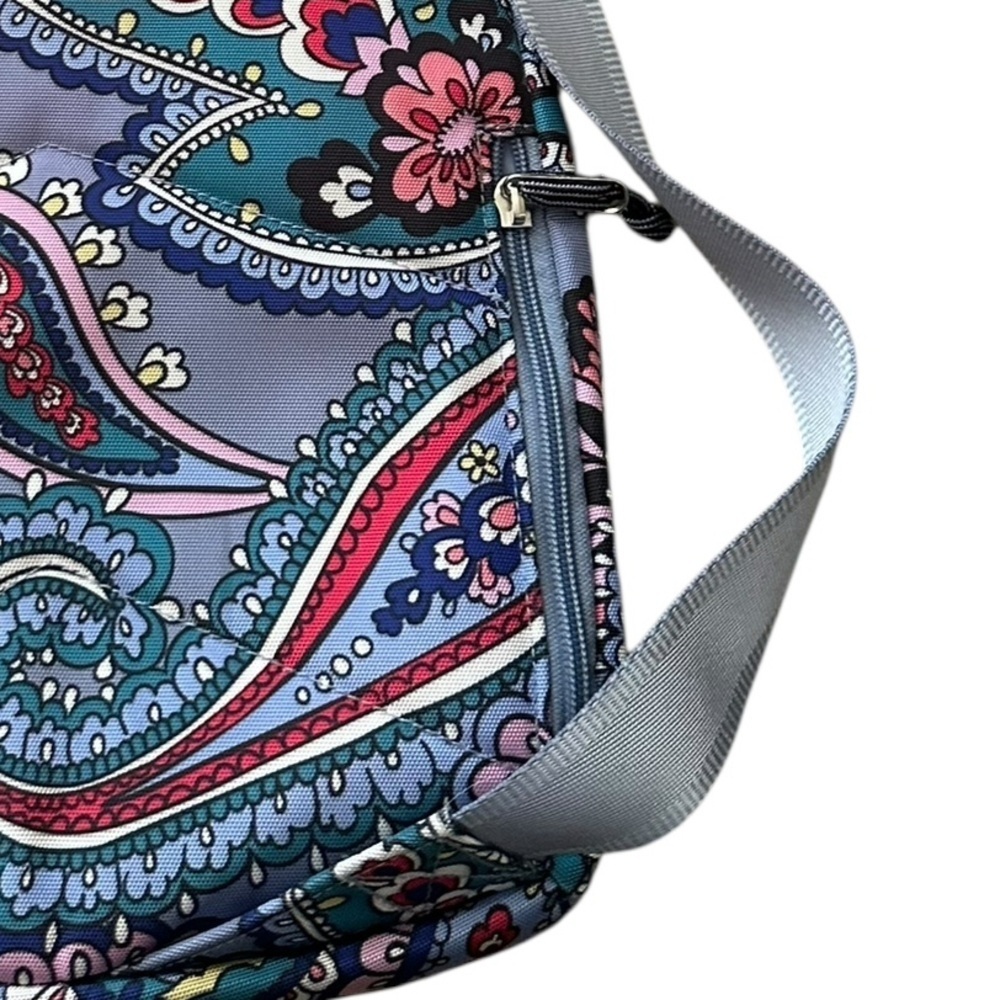 VERA BRADLEY LIGHTEN UP SLING BACKPACK KONA LAVENDER PAISLEY Travel, Hiking EUC - Picture 7 of 9